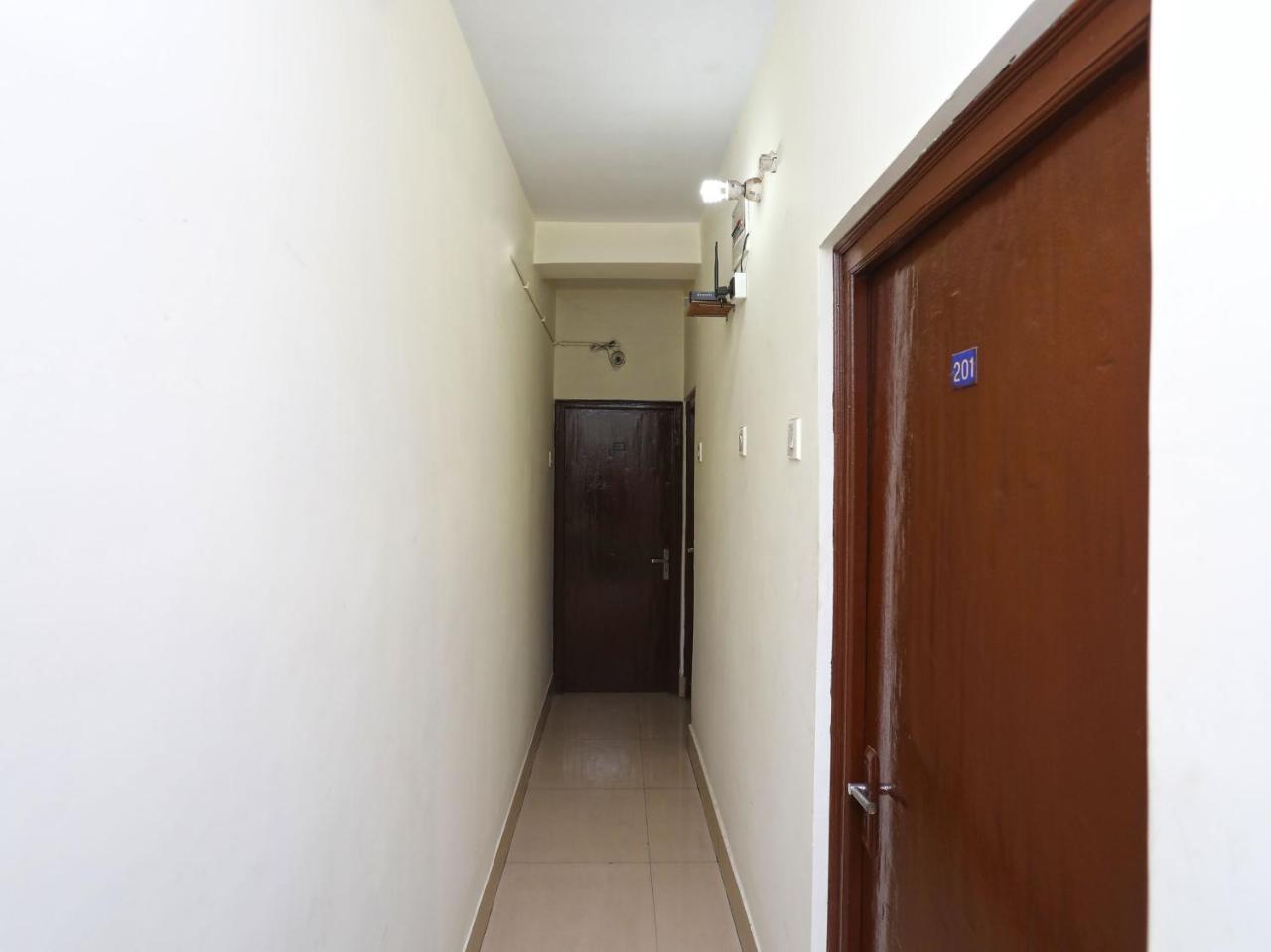 Oyo 13906 Vinita Inn Santragachi 外观 照片