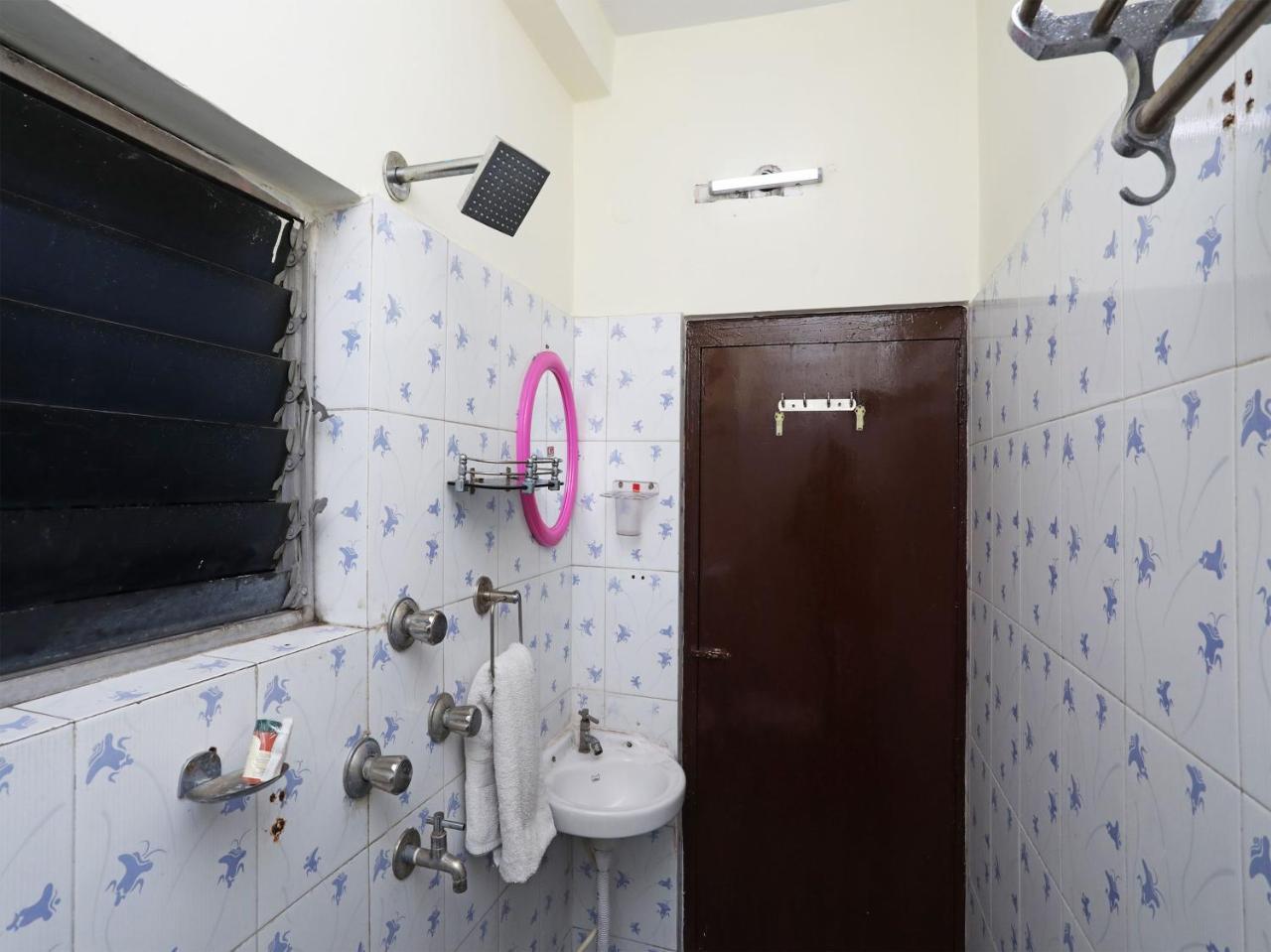 Oyo 13906 Vinita Inn Santragachi 外观 照片