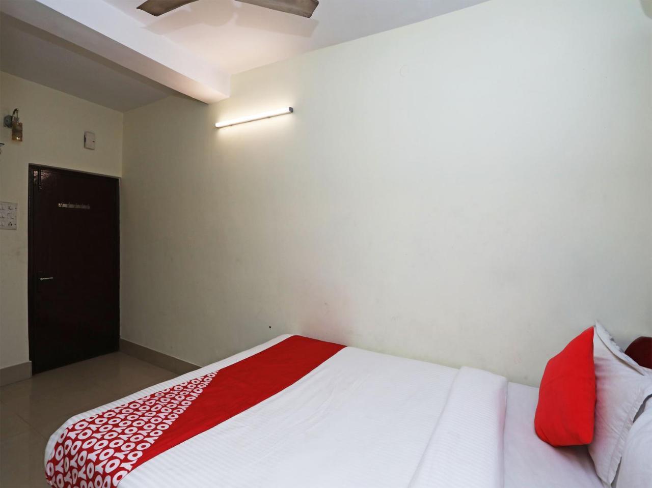 Oyo 13906 Vinita Inn Santragachi 外观 照片