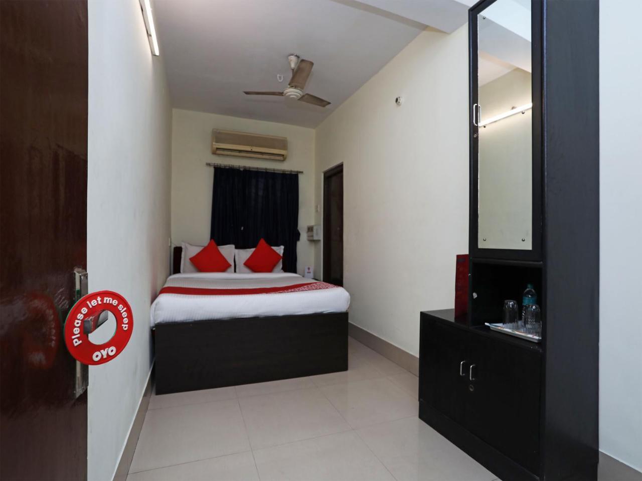 Oyo 13906 Vinita Inn Santragachi 外观 照片
